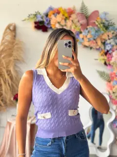 BLU200-160749 BLUSA TEJIDA TIPO CHALECO CON CUELLO Y SIMULADOR DE BOLSILLO
