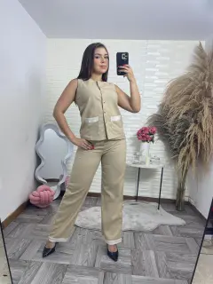 HZS368-063689 SET LARGO CASUAL CON CHALECO CON BOLSILLOS Y DETALLES DE ENCAJE